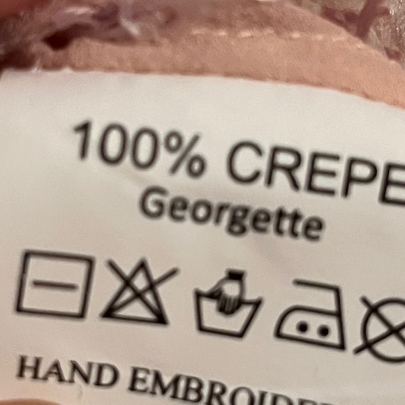 Jayshree Dalal. Women’s Top. Crepe. India. Hand Embroidered. Size Small. NWT. - Picture 5 of 5